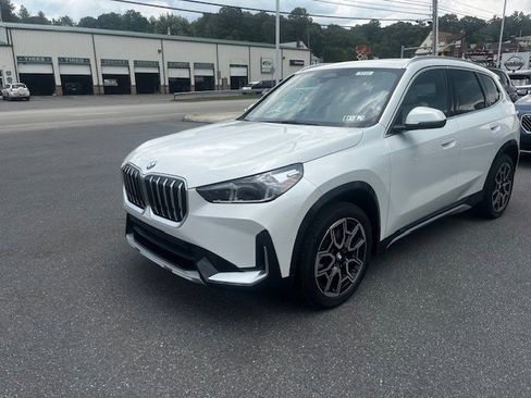 New 2025 BMW X1 xDrive28i w/ Convenience Package image 3