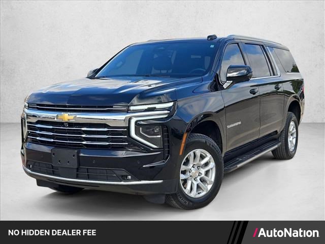 Used 2026 Chevrolet Suburban LT w/ Comfort Package RWD image 1