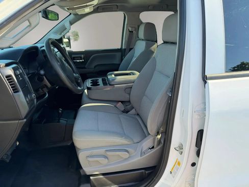 Used 2019 Chevrolet Silverado 2500 W/T AWD/4WD image 2