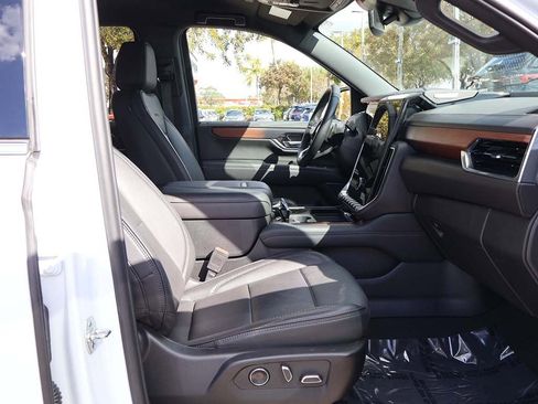 Used 2025 GMC Yukon Denali image 36