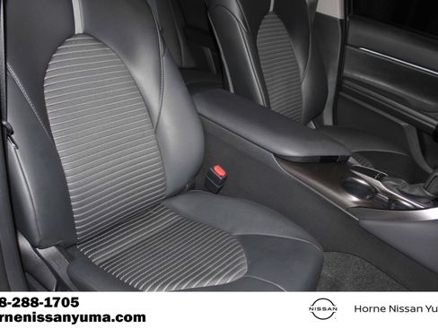 Used 2024 Toyota Camry SE FWD image 6