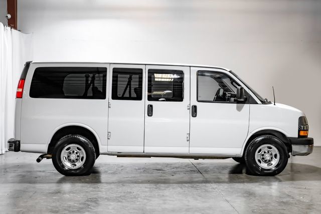 Used 2018 Chevrolet Express 2500 LT w/ LT Preferred Equipment Group RWD image 8