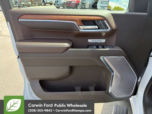 Used 2022 GMC Sierra 1500 Denali AWD/4WD image 14