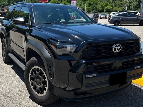 Used 2025 Toyota 4Runner TRD Off-Road AWD/4WD image 2