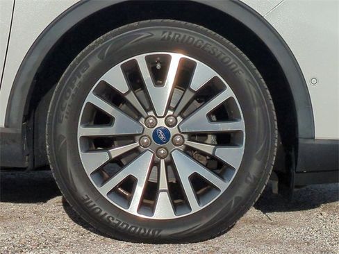 Used 2021 Ford Escape Titanium image 11