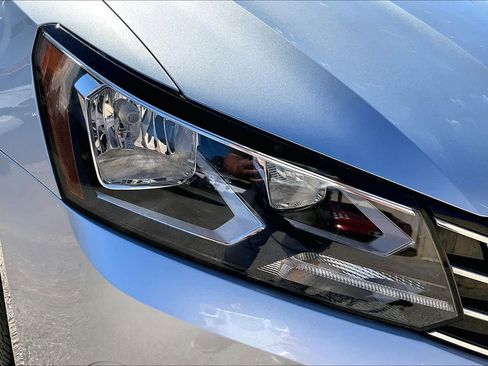 Used 2018 Volkswagen Passat 2.0T SE image 26