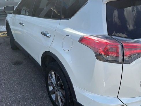 Used 2018 Toyota RAV4 Limited FWD image 6
