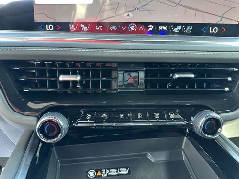 New 2026 Chevrolet Suburban Premier AWD/4WD image 25