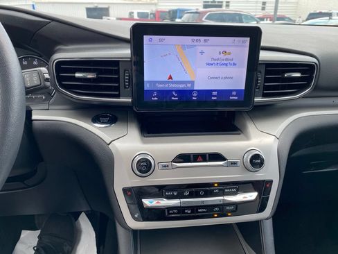 Used 2024 Ford Explorer XLT w/ Equipment Group 202A AWD/4WD image 11