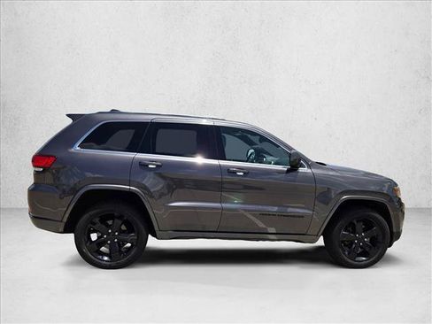 Used 2015 Jeep Grand Cherokee Altitude AWD/4WD image 3