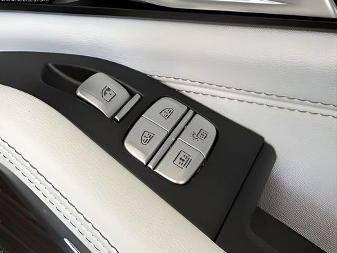 Used 2026 BMW X7 xDrive40i image 31