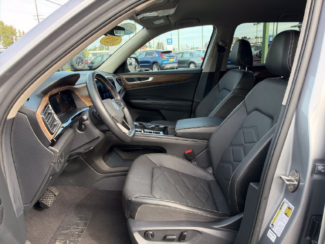 Used 2025 Volkswagen Atlas SE FWD image 23