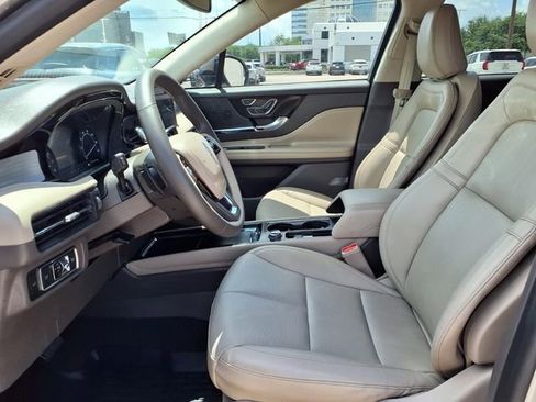 Used 2022 Lincoln Corsair FWD w/ Equipment Group 101A image 4