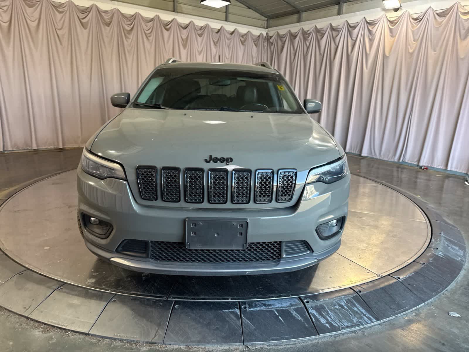 Used 2019 Jeep Cherokee Limited AWD/4WD image 2
