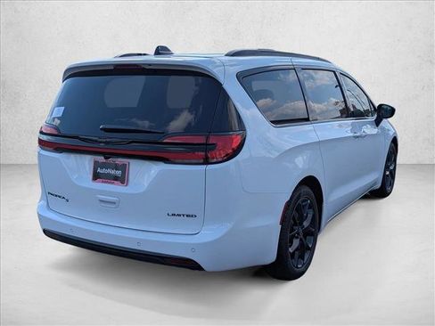 New 2026 Chrysler Pacifica Limited w/ S Appearance Package image 5