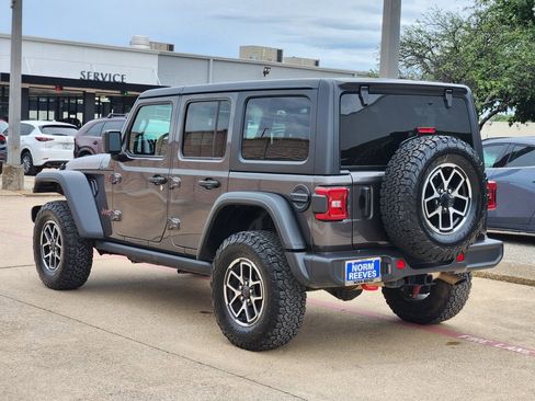 Used 2025 Jeep Wrangler Unlimited Rubicon AWD/4WD image 7