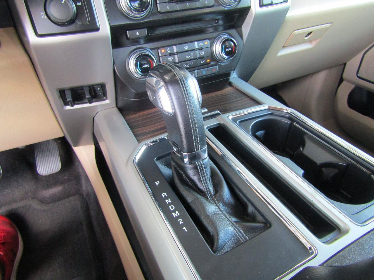 Used 2015 Ford F150 Lariat w/ Equipment Group 502A Luxury RWD image 19