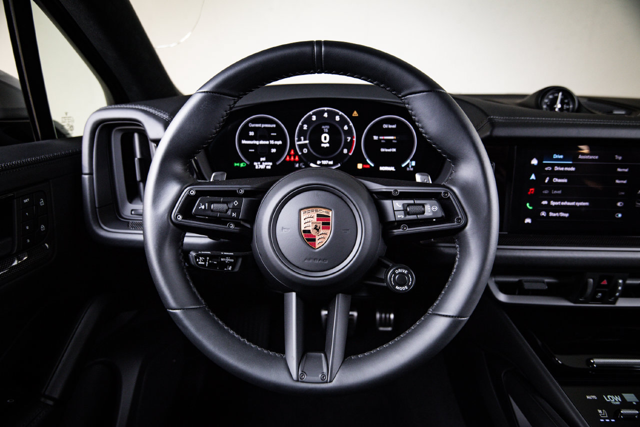 Certified 2026 Porsche Cayenne GTS AWD/4WD image 27