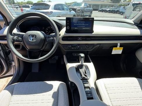 New 2027 Honda HR-V LX image 18