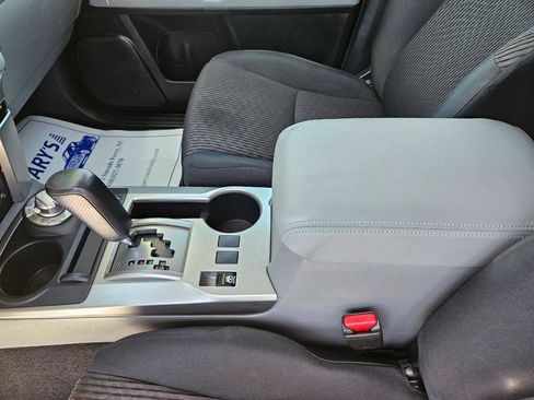 Used 2013 Toyota 4Runner SR5 w/ Convenience Pkg AWD/4WD image 15
