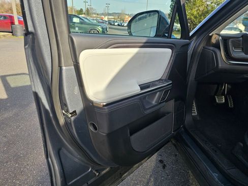 Used 2023 Rivian R1S Launch Edition image 25