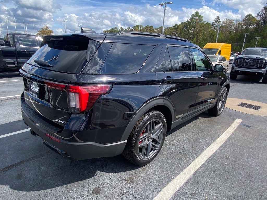 New 2026 Ford Explorer ST-Line w/ ST-Line Street Pack AWD/4WD image 7