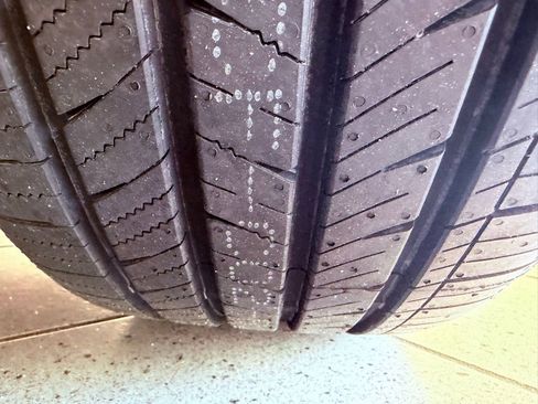 Certified 2024 Lexus ES 350 w/ Premium Package image 16