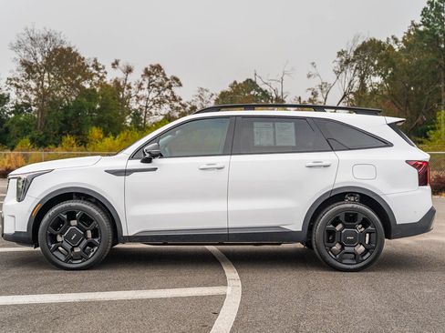 Certified 2024 Kia Sorento SX image 4