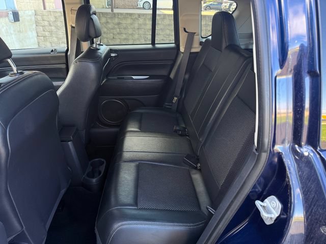 Used 2017 Jeep Compass Latitude FWD image 7