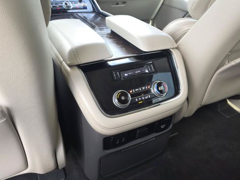 Used 2018 Lincoln Navigator L Select w/ Technology Package RWD image 14