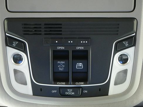 Used 2017 Honda Ridgeline RTL-E image 28