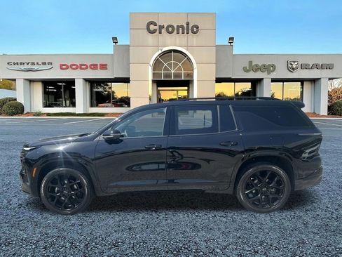 Used 2025 Chevrolet Traverse RS w/ LPO, Floor Liner Package FWD image 6