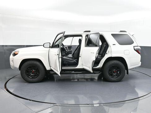 Used 2023 Toyota 4Runner SR5 Premium image 37
