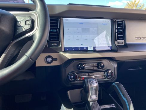 Used 2023 Ford Bronco Wildtrak image 9