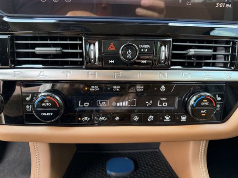 New 2026 Nissan Pathfinder Platinum FWD image 7