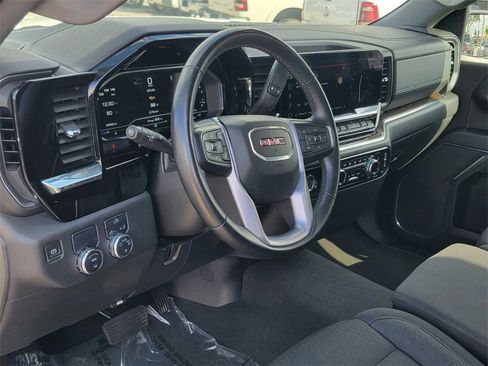 Used 2024 GMC Sierra 1500 SLE image 12