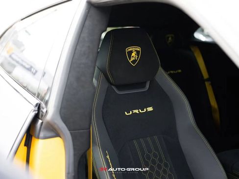 Used 2023 Lamborghini Urus Performante AWD/4WD image 24