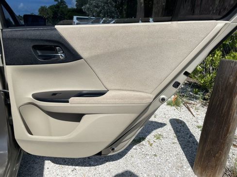 Used 2013 Honda Accord LX image 27