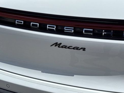 Used 2022 Porsche Macan AWD/4WD image 6