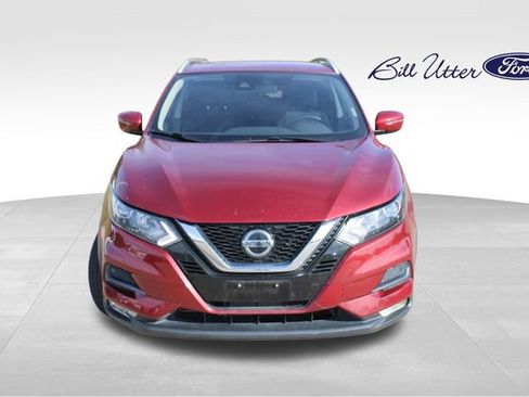 Used 2021 Nissan Rogue Sport SV image 2