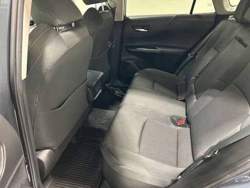 Used 2022 Toyota Venza LE image 23