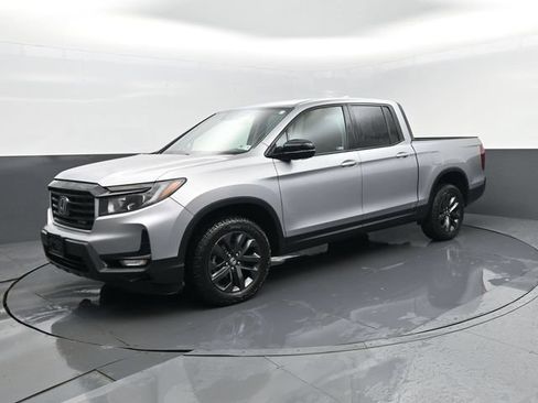 Used 2022 Honda Ridgeline Sport image 2