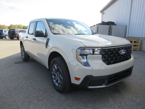 New 2025 Ford Maverick XLT w/ Equipment Group 301A image 3