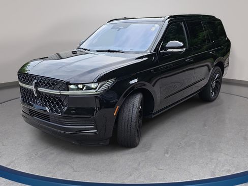 Used 2025 Lincoln Navigator Reserve w/ Jet Appearance Package AWD/4WD image 1