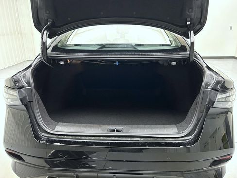 New 2026 Nissan Sentra SR w/ SR Premium Package image 9