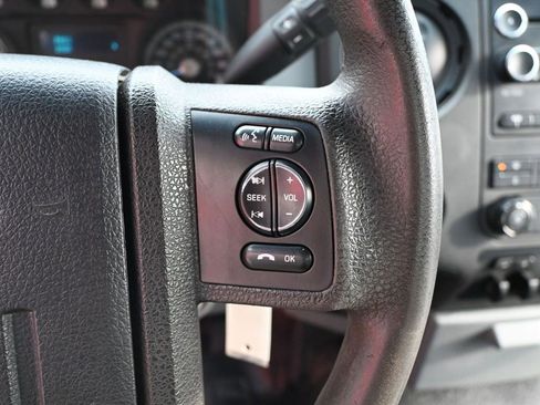Used 2016 Ford F550 2WD Regular Cab Super Duty image 36