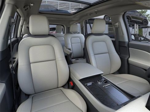 New 2026 Lincoln Aviator Premiere image 10