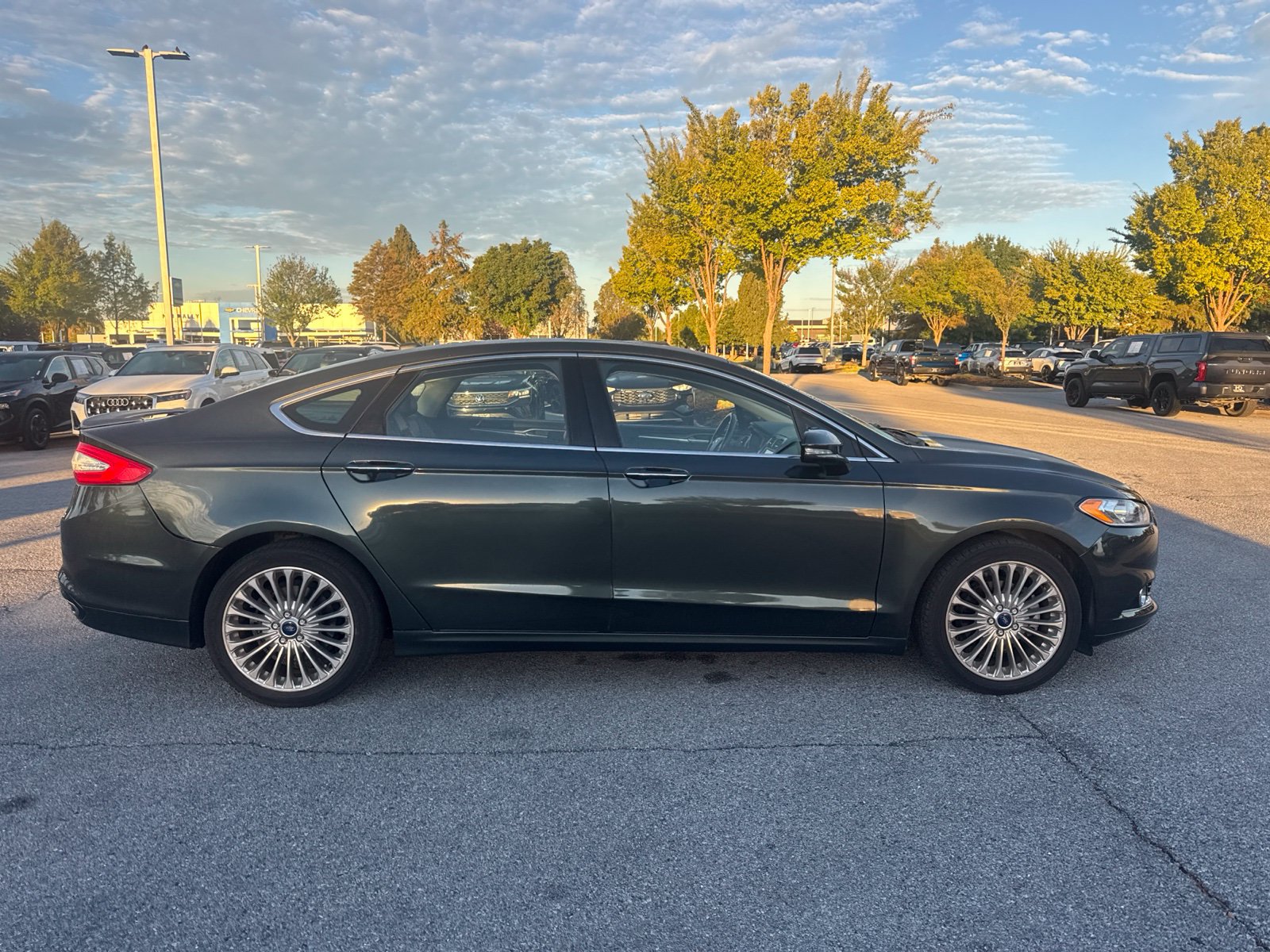 Used 2016 Ford Fusion Titanium FWD image 4
