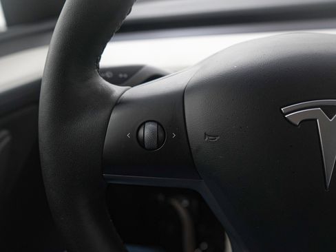 Used 2024 Tesla Model Y Long Range image 23