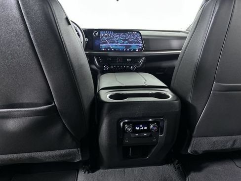 Used 2025 Chevrolet Suburban LT AWD/4WD image 22
